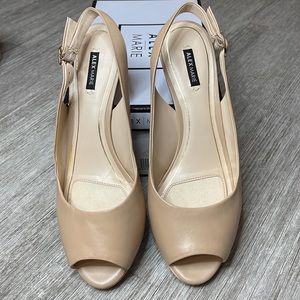 Alex Marie Melanie Pnk Mrble Heels Soft Leather adjustable straps Great Neutral!